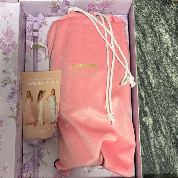 Stanley Love Shack Fancy 40oz - Picture 2 of 4